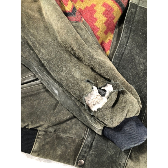 Mesa ridge jacket size medium. Has issues - Picture 2 of 6